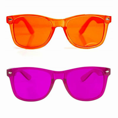 हार्ड प्लास्टिक फ्रेम धूप का चश्मा रंगीन लेंस रंग थेरेपी चश्मा